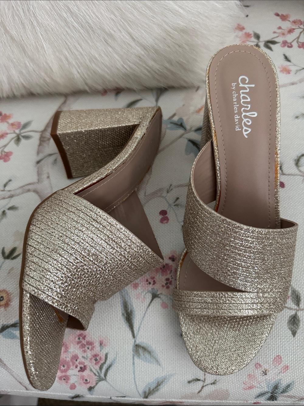 Charles by Charles David Metallic Gold Glitter Crossover Block Heel Mules 7.5
